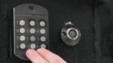 Modern İnterkom Sistemi kontrol paneli