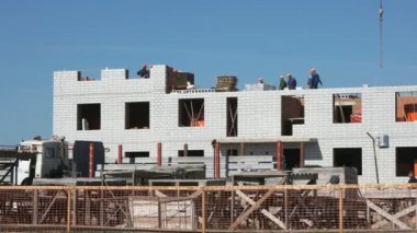 İnşaatçılar bir inşaat sorunları tartışır