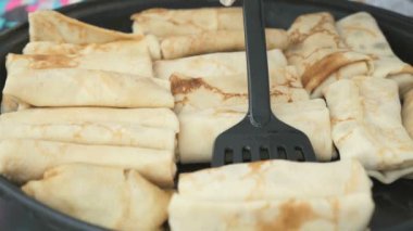 Bir tavada pişirme Rusya sürecinin krep