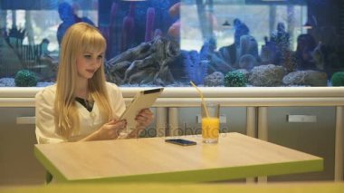 Model yapım selfie fotoğraf bilgisayar tablet kullanma