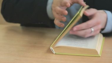 Ders kitabı sayfa saygısız öğrenci