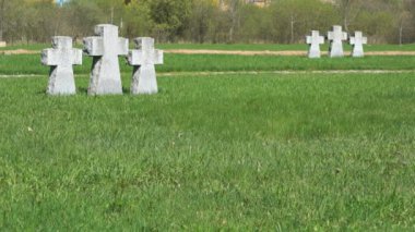 Alman askeri memorial mezarlığı kesişsin