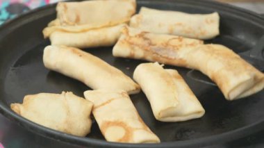 Bir tavada pişirme Rusya sürecinin krep