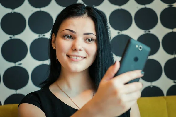 Model kız selfie fotoğraf yapma 20s arası
