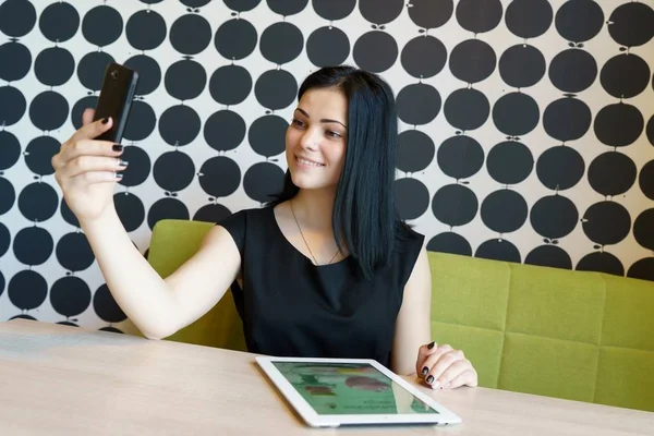 Model kız selfie fotoğraf yapma 20s arası