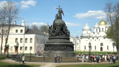 Veliky Novgorod 'daki Rusya Milenyumu anıtı