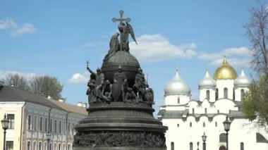 Veliky Novgorod 'daki Rusya Milenyumu anıtı