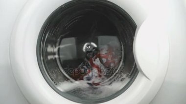 Çamaşır makinesi. Çalışma süreci. Yakın çekim