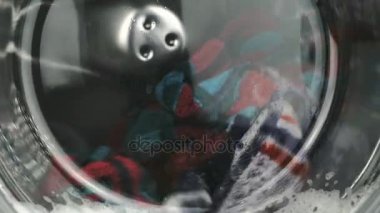 Çamaşır makinesi. Çalışma süreci. Yakın çekim