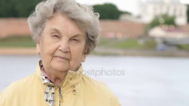 80s açık havada ciddi eski gramma portresi yaşlı