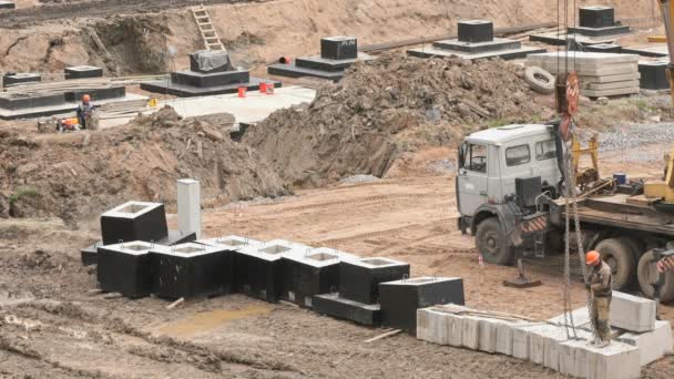 Builder télécharge les blocs de fondation en utilisant des chaînes — Video