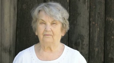 80s açık havada ciddi eski gramma portresi yaşlı