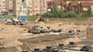 Büyük bina kompleksinin büyük inşaatı