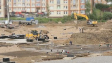 Büyük bina kompleksinin büyük inşaatı