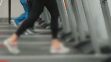 Spor yapan atlet sarışın