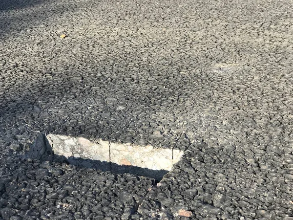 Asfalt beton kaplama örneği yer. Kern