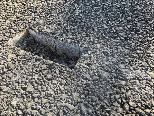 Asfalt beton kaplama örneği yer. Kern
