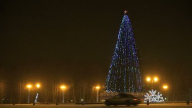 Noel ağacı gece yanıp sönen