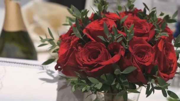 Wedding table decorations — Stock Video