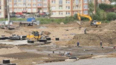 Büyük bina kompleksinin büyük inşaatı