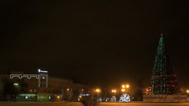 Noel ağacı gece yanıp sönen