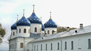 Yaz gününde Rus Ortodoks Manastırı