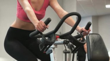 Spor yapan atlet sarışın