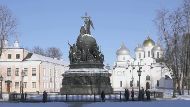 Пам "ятник Тисячоліття Росії у Великому Новгороді. — стокове відео