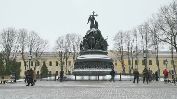 Памятник Тысячелетию России в Великом Новгороде — стоковое видео