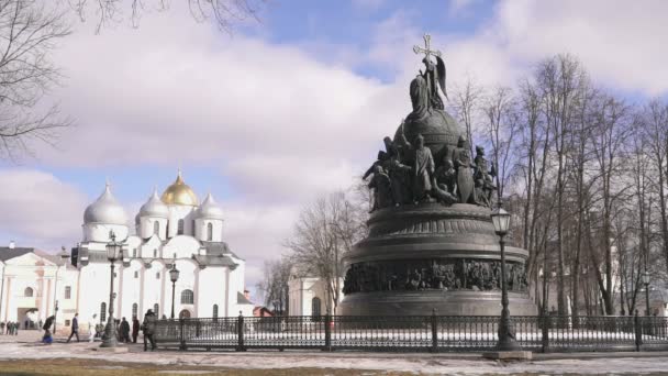 Пам "ятник Тисячоліття Росії у Великому Новгороді. — стокове відео