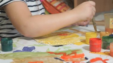 Bilinmeyen çocuk suluboyalar resimle çizim