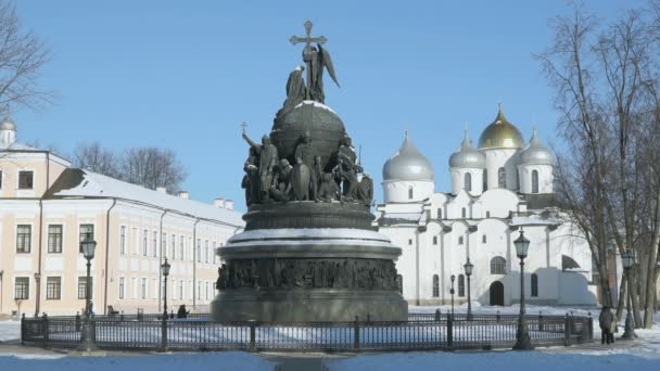 Monumento al Milenio de Rusia en Veliky Novgorod — Vídeo de stock