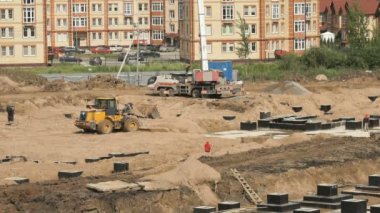 Büyük bina kompleksinin büyük inşaatı