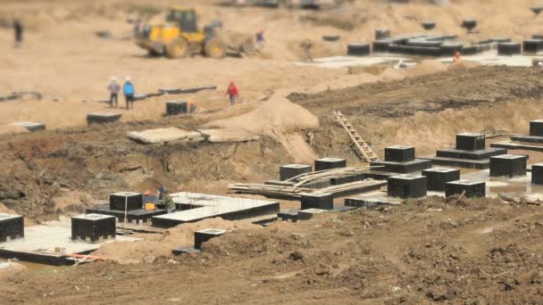 Large construction of large complex of buildings — Stock Footage Large construction of large complex of buildings Royalty Free Stock Video