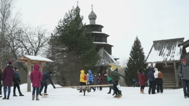 Vitoslavlitsy i Veliky Novgorod, Ryssland i vinter — Stockvideo