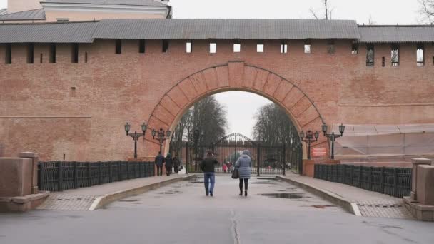 Kremlin de Veliky Novgorod en otoño, Rusia — Vídeo de stock