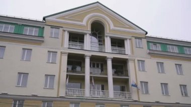 Dört yıldız Volkhov otel binasının cephe