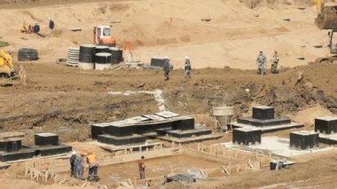 Büyük bina kompleksinin büyük inşaatı