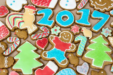 Gingerbreads yeni 2017 yılı (kart olarak kullanılabilir için dekore edilmiştir)