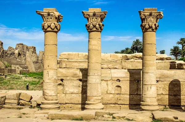 Luxor, Karnak tempel Complex. kolom Egypte. oud gebouw, Stop ruïnes, pijlers — Stockfoto