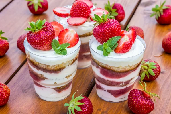 Cake with strawberry and mint in cup (trifle) — Stock Photo, Image