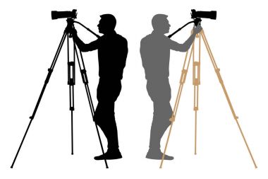 Kamera operatörü bir tripod, fotoğrafçı, kameraman siluet