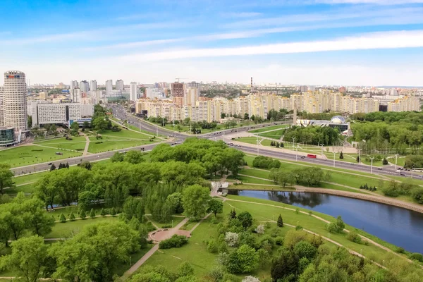 Kazananlar ve Masherova, Stella, Park prospektüsler kesişimi hava görünümünü. Minsk, Beyaz Rusya 20 Mayıs 2017.