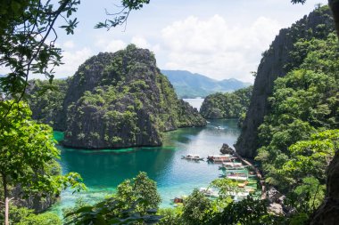 Kaya oluşumu okyanus - Coron, Palawan, Filipinler