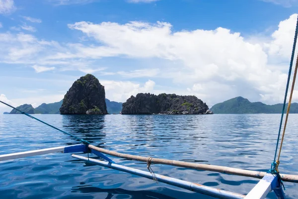 Rock formation in the ocean - El Nido, Palawan, Philippines — Stock Photo, Image