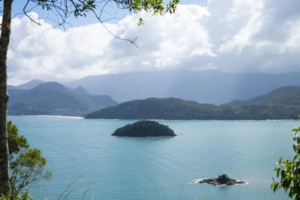 Point de vue dans le nord de la côte de sao paulo, Brésil — Photo