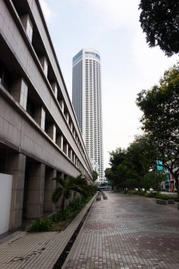 Desenler, çizgiler ve Singapur'da binalar tezat