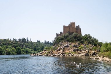 Antik tarihi almourol kale manzaralı Portekiz