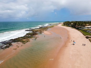 Praia de Interlagos, Bahia, Brezilya dron görünümü