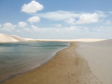 Drone görünüm Lencois Maranhenses, Maranhao, Brezilya